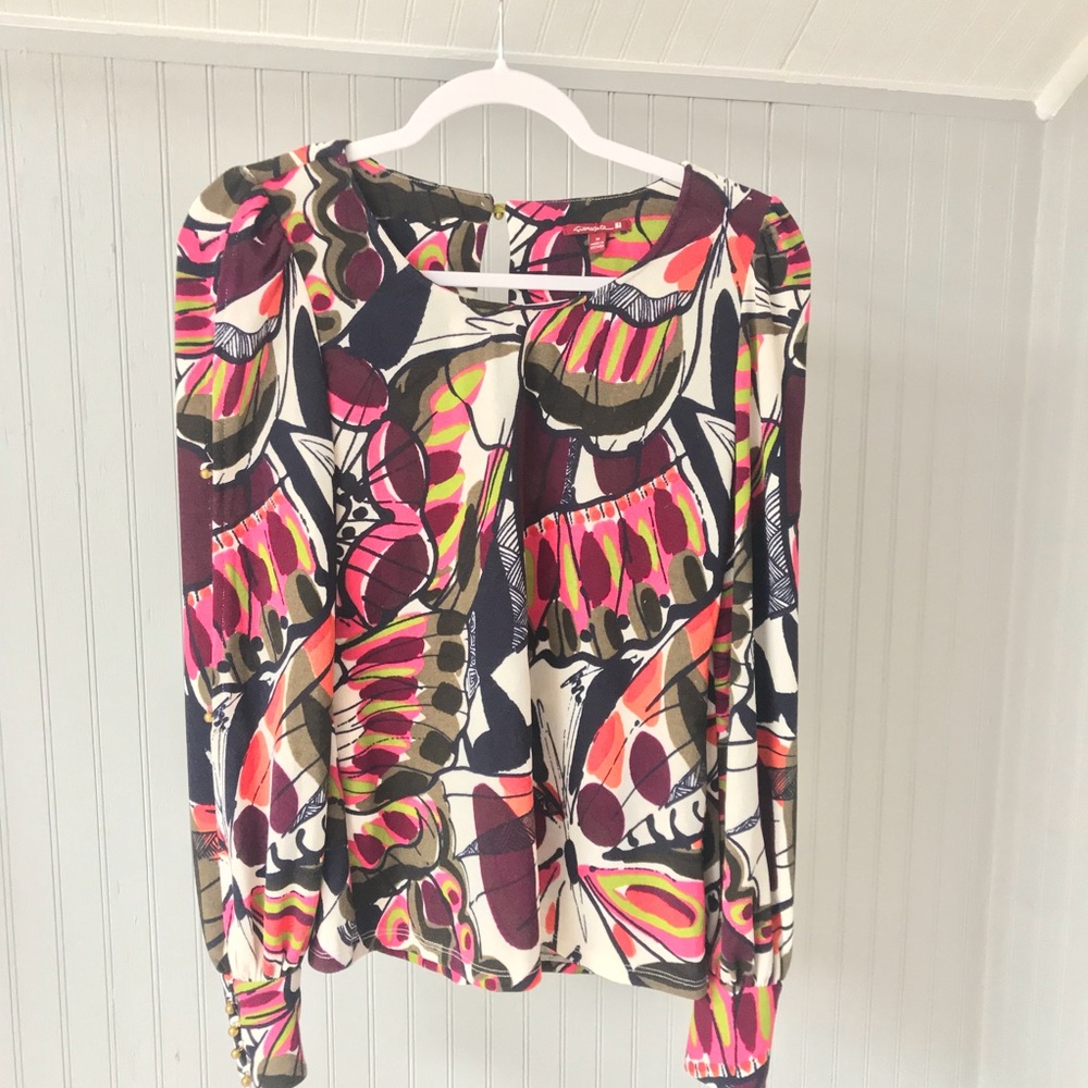Medium Multicolored Pattern Top w Buttons - Picture 2 of 8